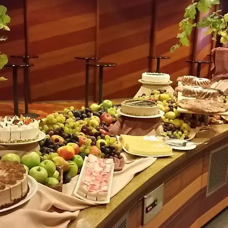 Mond, & Entertainment Hotel 4*