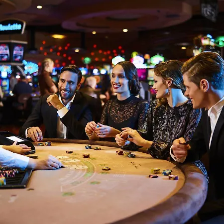 Mond, & Entertainment 4* שנטילי