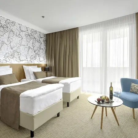 Hotell Mond, & Entertainment