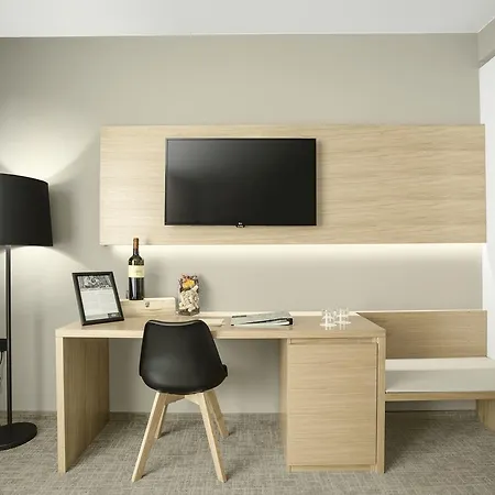 Mond, & Entertainment 4* שנטילי