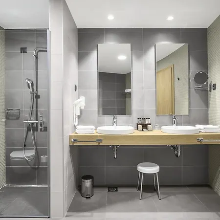 Hotell Mond, & Entertainment