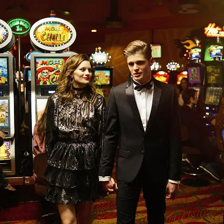 Mond, & Entertainment 4* שנטילי