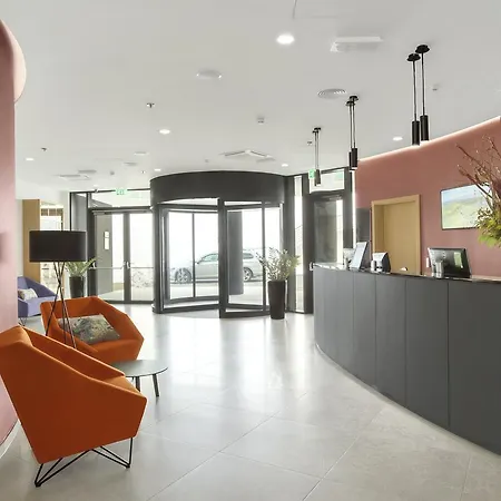 Mond, & Entertainment שנטילי