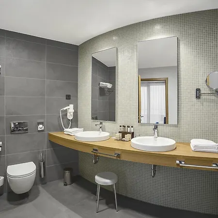 Mond, & Entertainment Hotell Sentilj