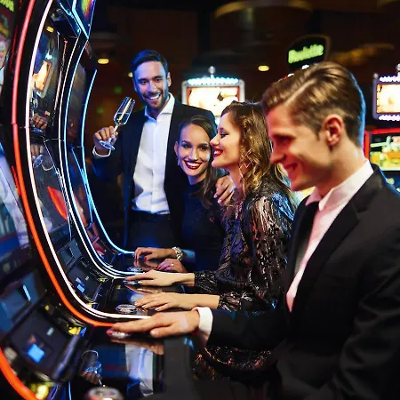 Mond, & Entertainment Hotell 4*