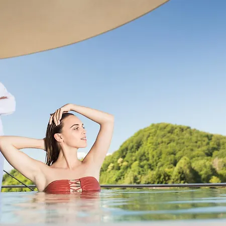 Mond, & Entertainment 4* Sentilj