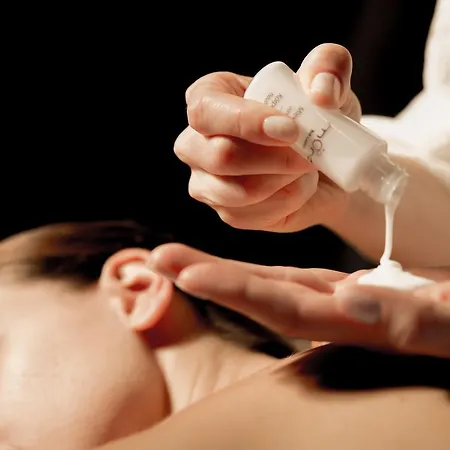 Hotell Mond, & Entertainment 4*