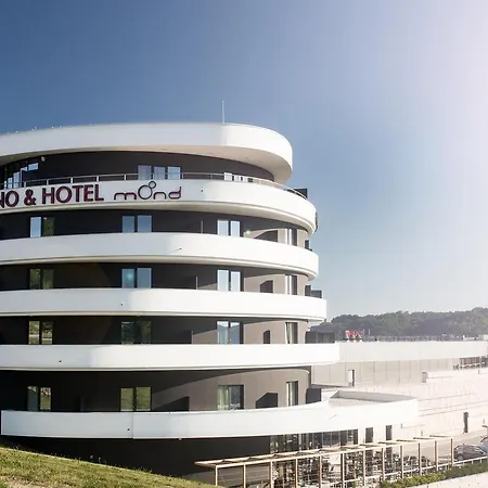 Hotell Mond, & Entertainment