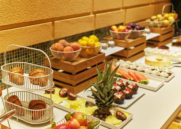 Mond, & Entertainment Hotel 4*