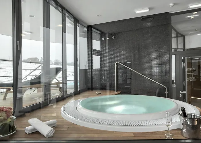 Hotel Mond, & Entertainment 4*