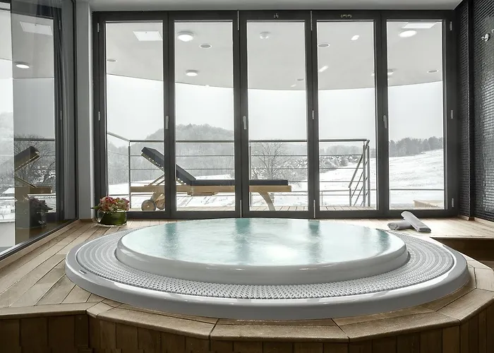 Hotel Mond, & Entertainment 4*