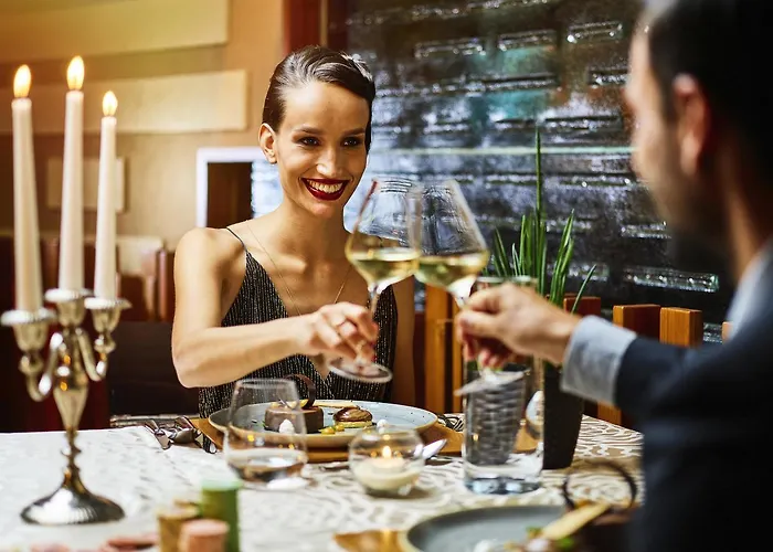 Mond, & Entertainment 4* Sentilj