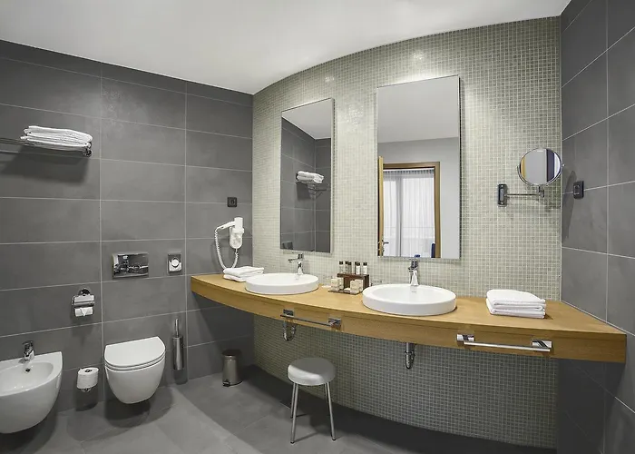 Mond, & Entertainment Hotel Sentilj