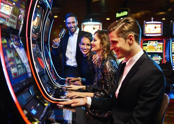 Mond, & Entertainment Hotel 4*