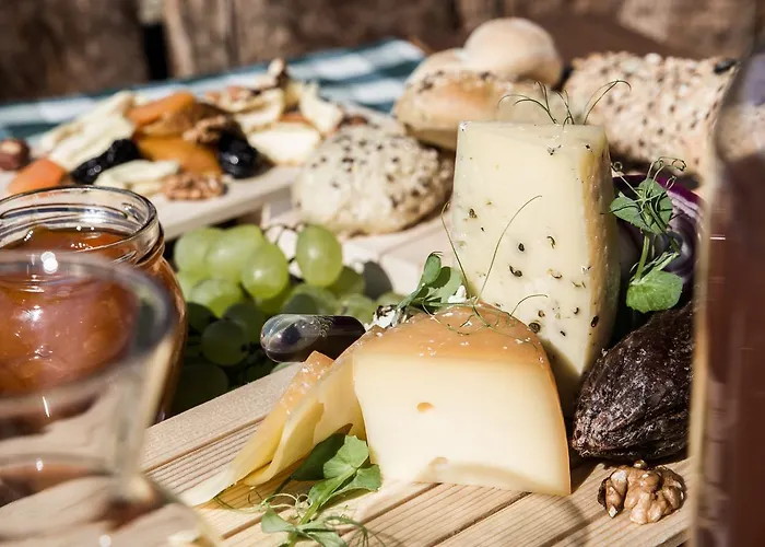 Hotel Mond, & Entertainment Sentilj