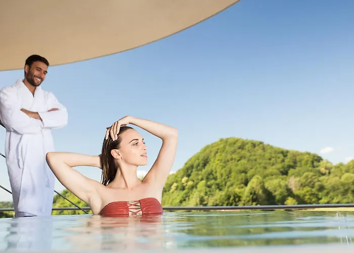 Mond, & Entertainment 4* Sentilj