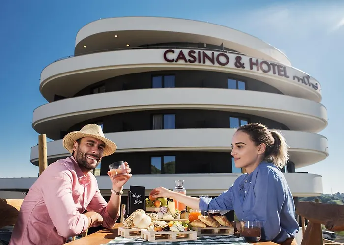 Hotel Mond, & Entertainment 4*