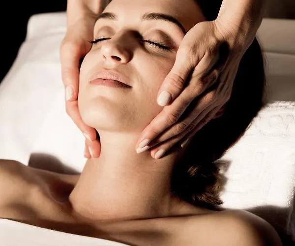 Mond, & Entertainment Hotel 4*