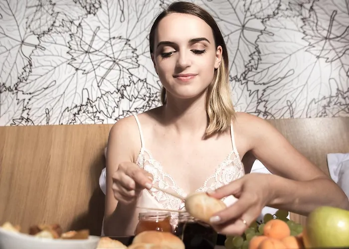 Hotel Mond, & Entertainment Sentilj