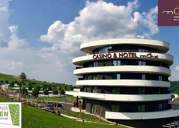 Mond, & Entertainment 4*