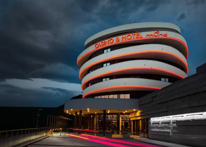 Mond, & Entertainment Hotel 4*